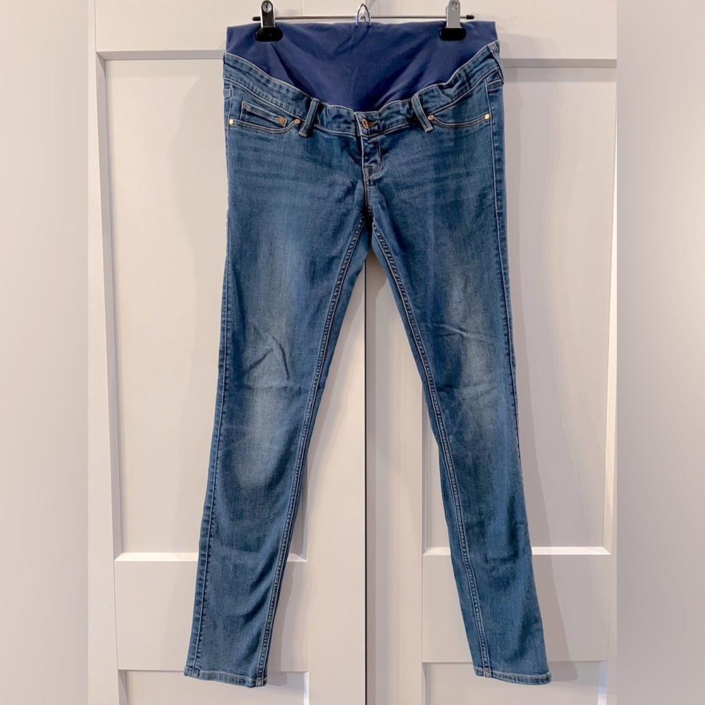 H&M Maternity Skinny Jeans in Medium Blue with Navy Panel